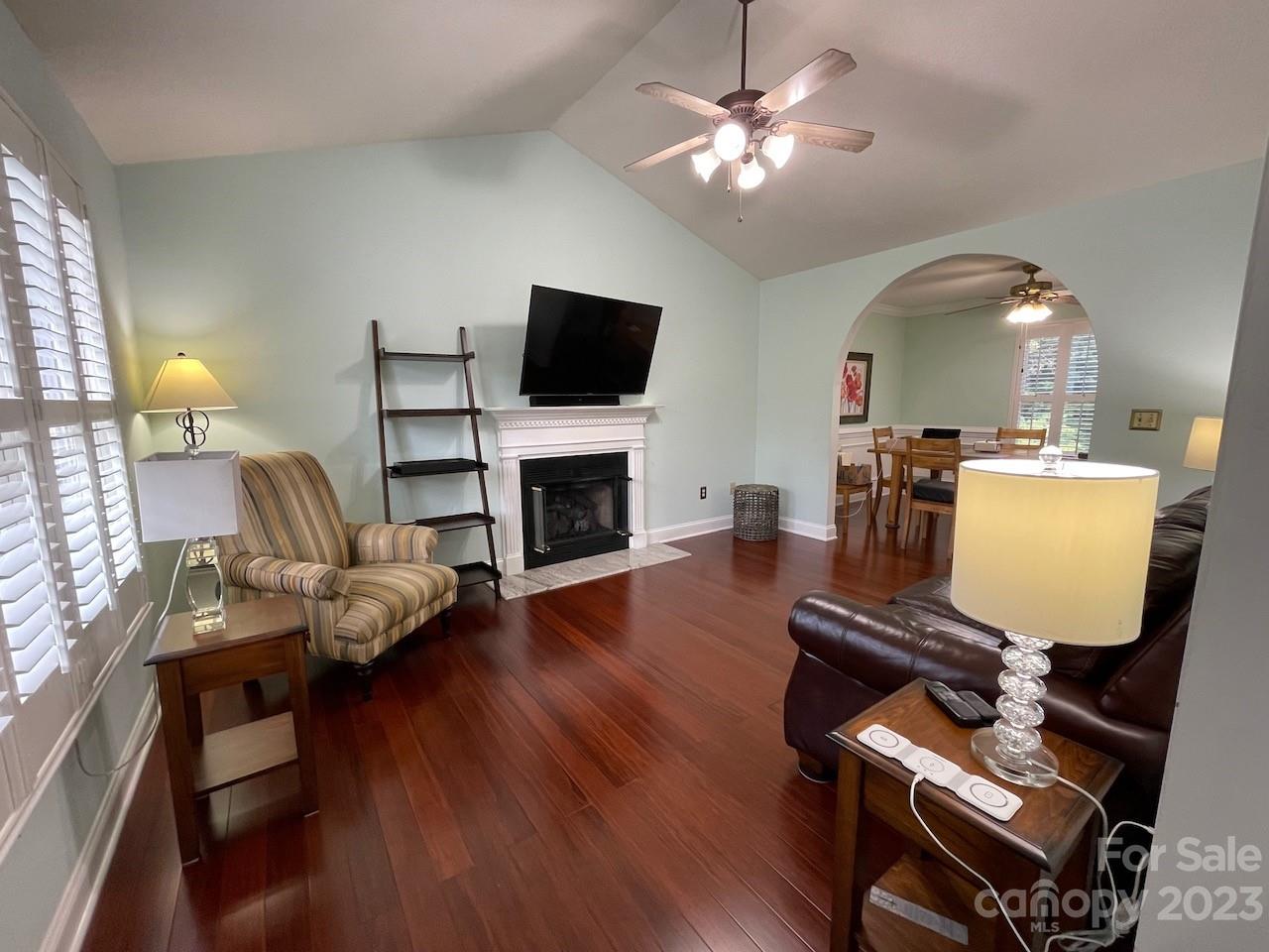 5415 Winding Oak Drive