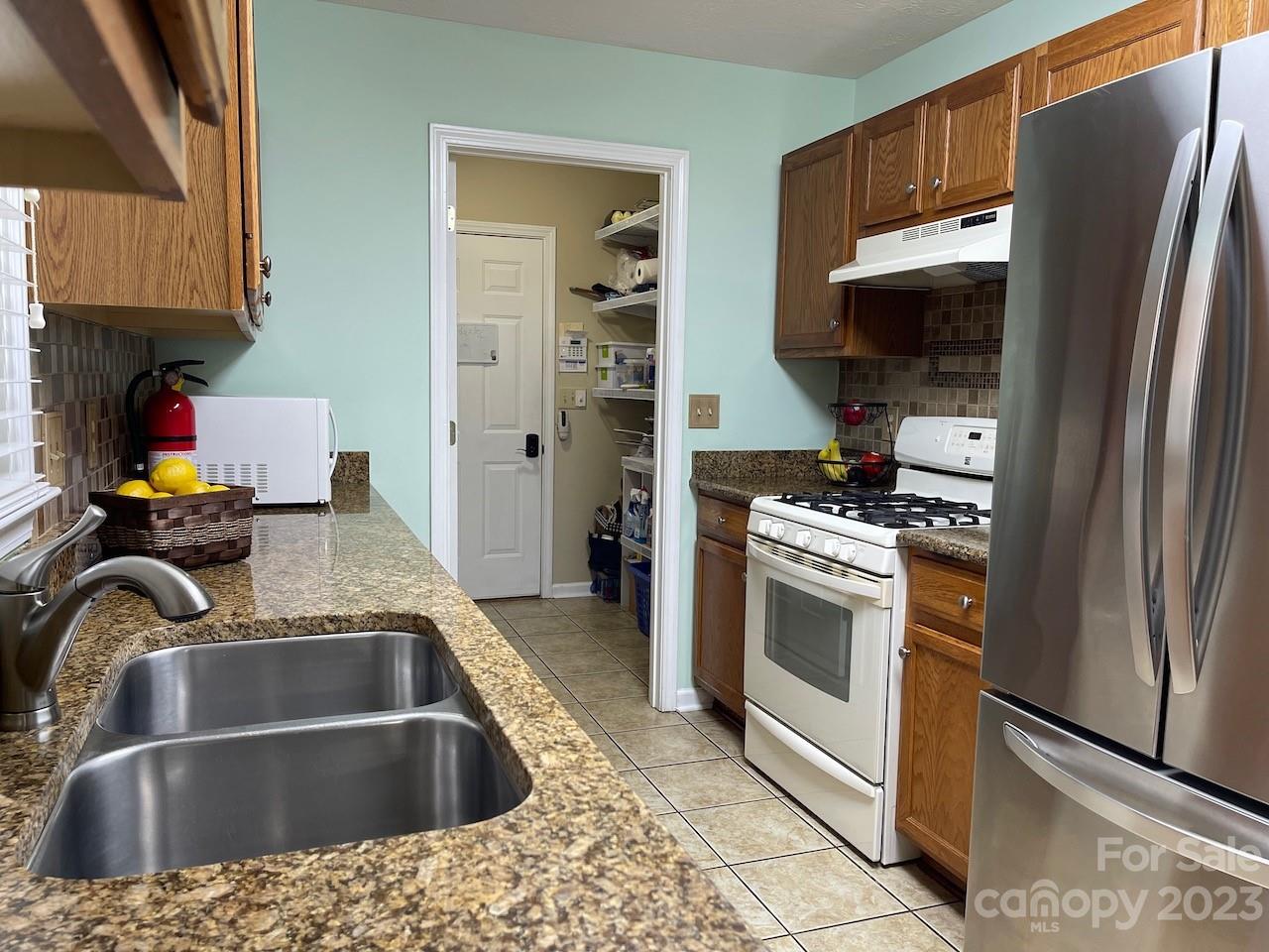 5415 Winding Oak Drive