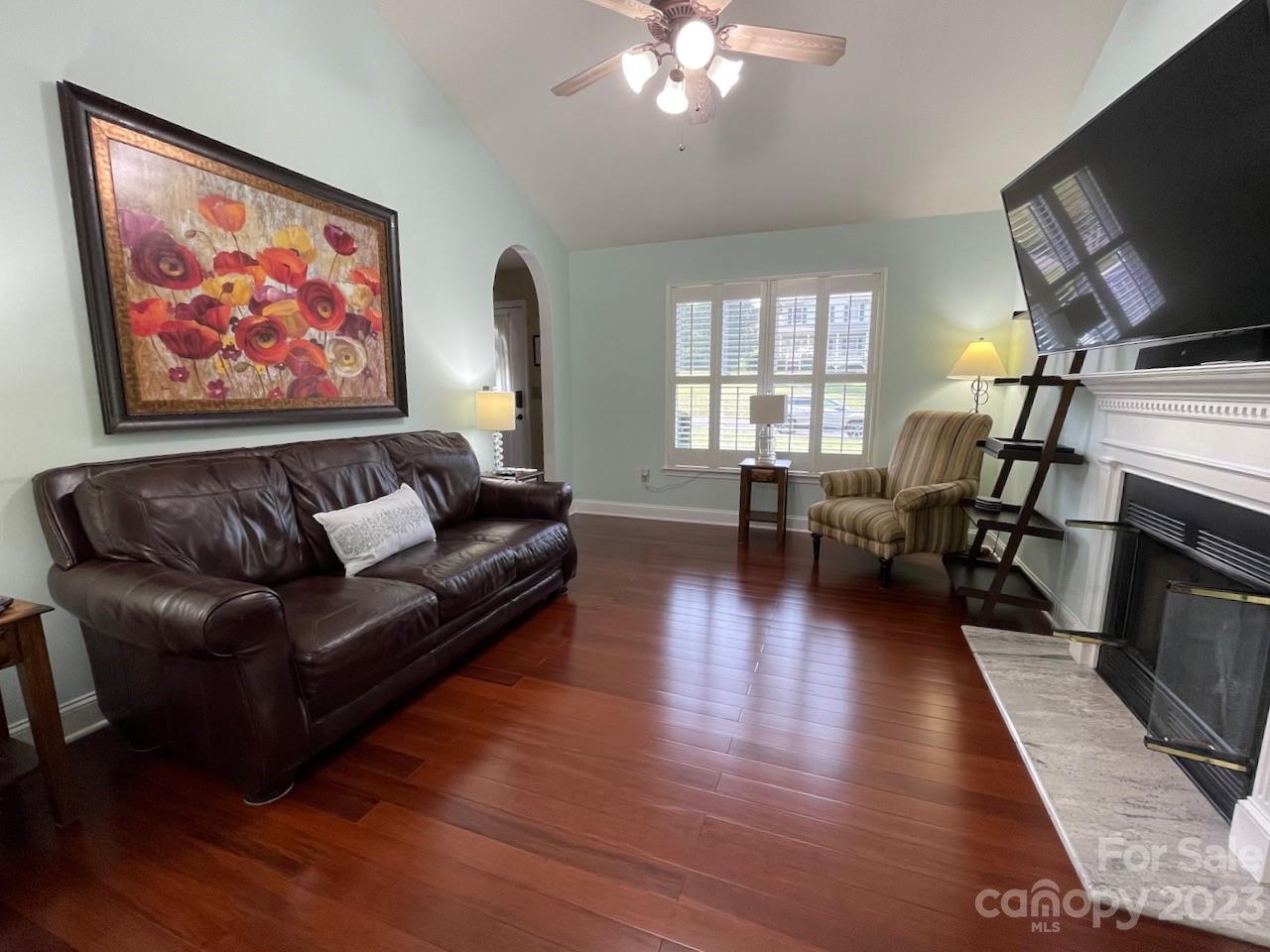 5415 Winding Oak Drive