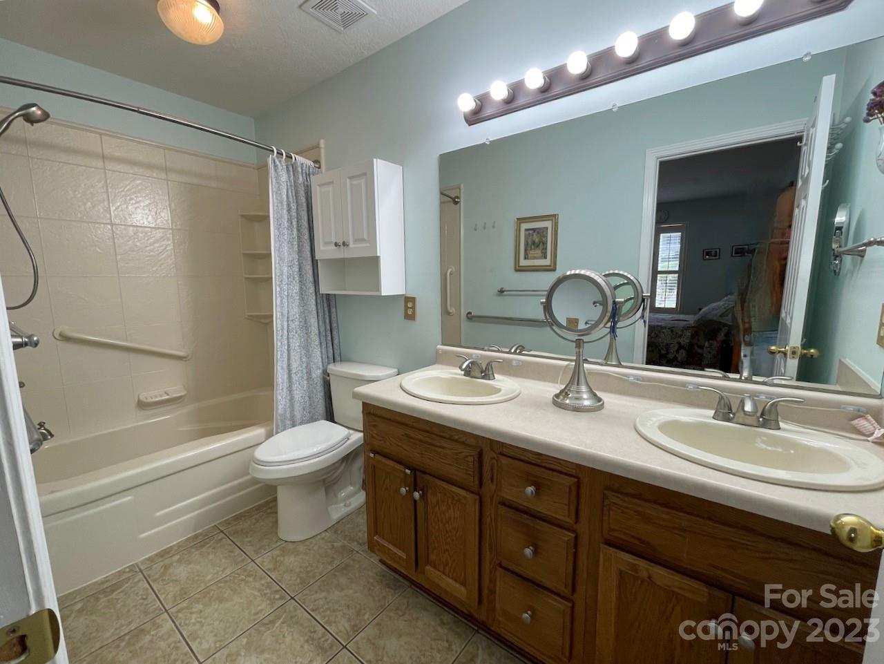 5415 Winding Oak Drive