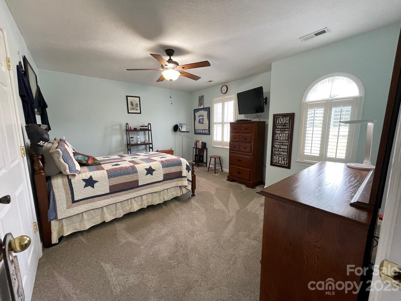 5415 Winding Oak Drive