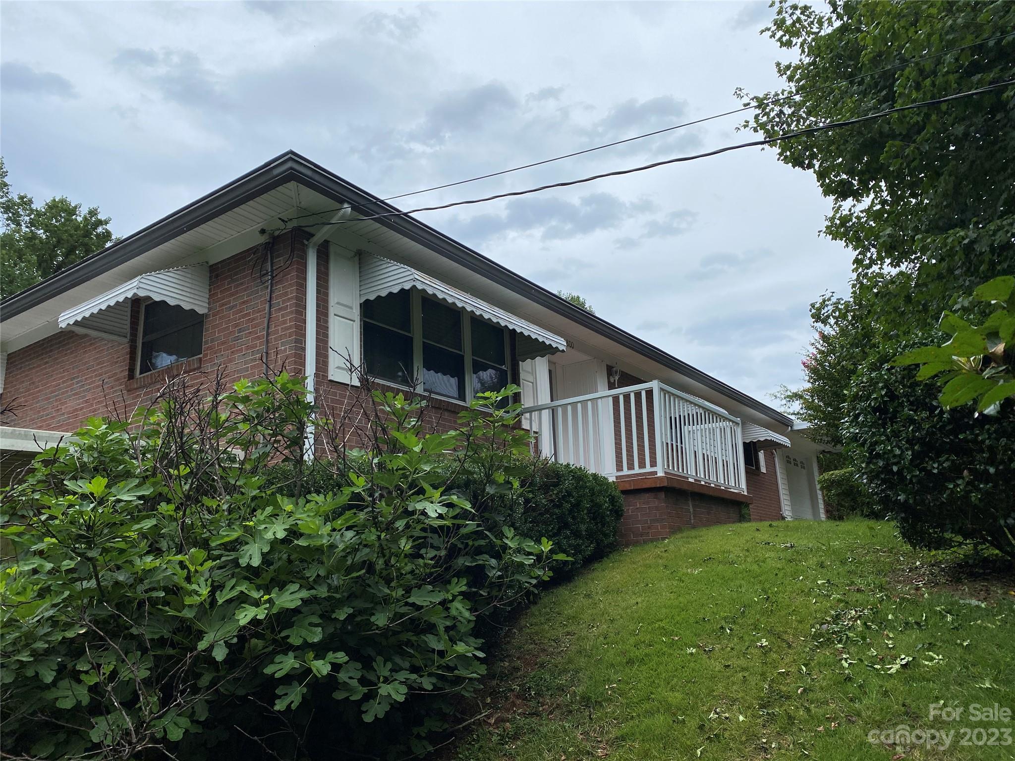 800 Maria Avenue