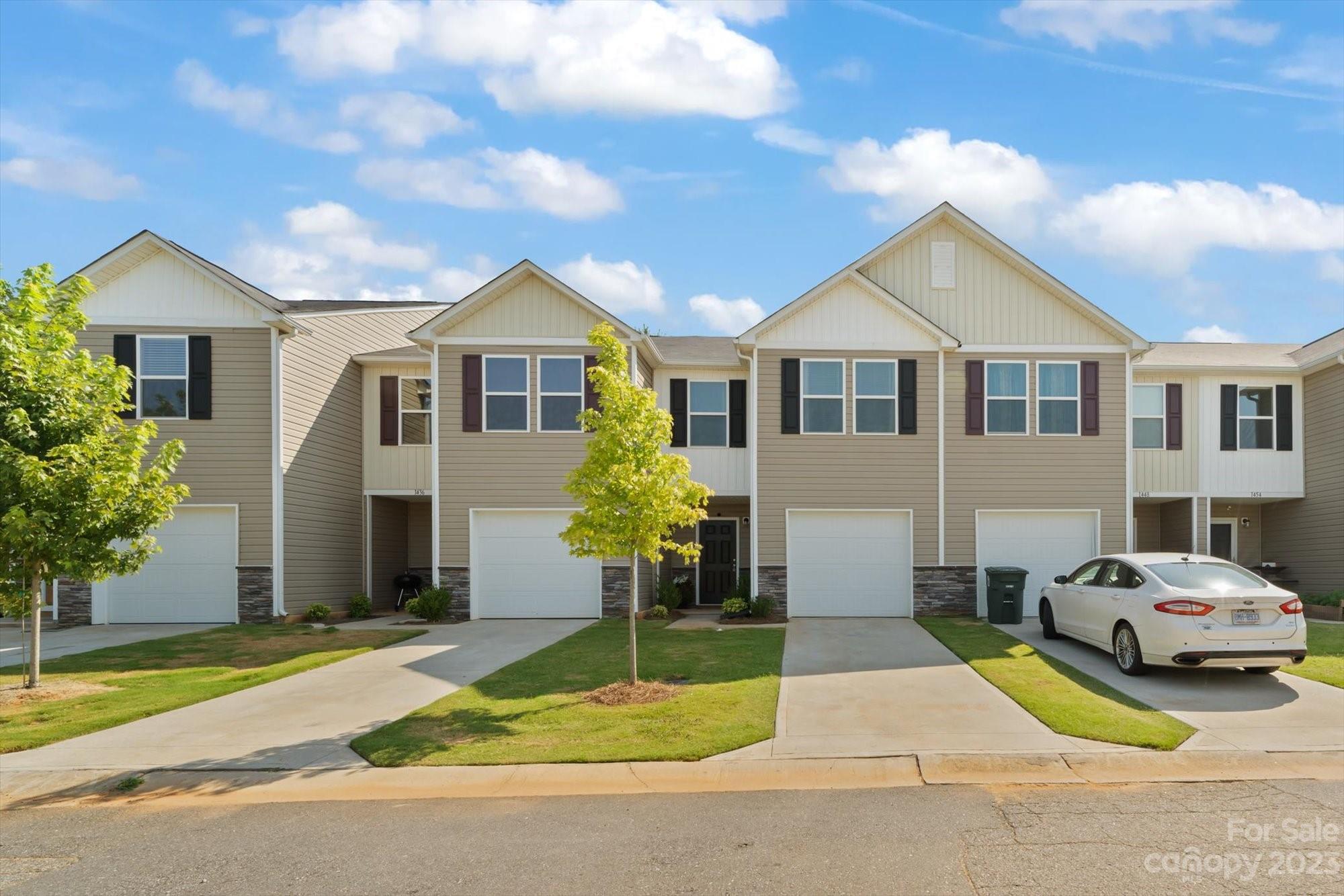 1442 Cypress Loop