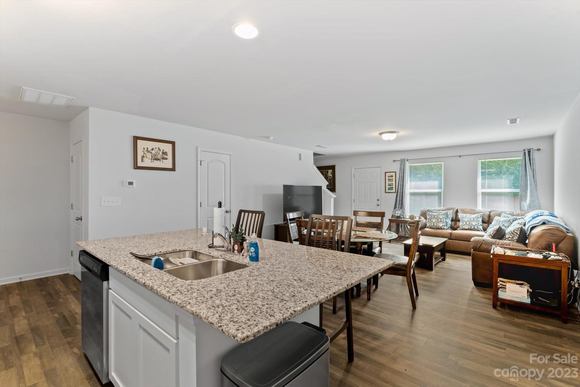 1442 Cypress Loop