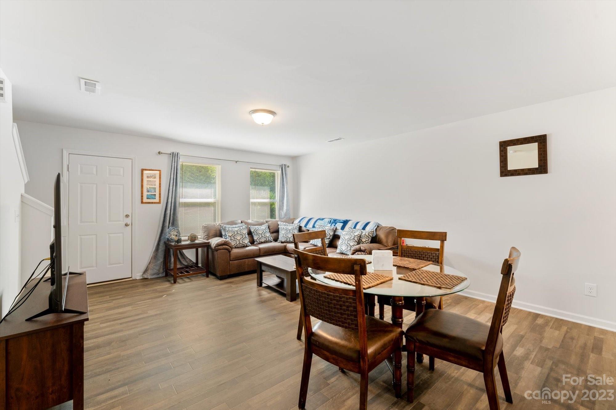 1442 Cypress Loop