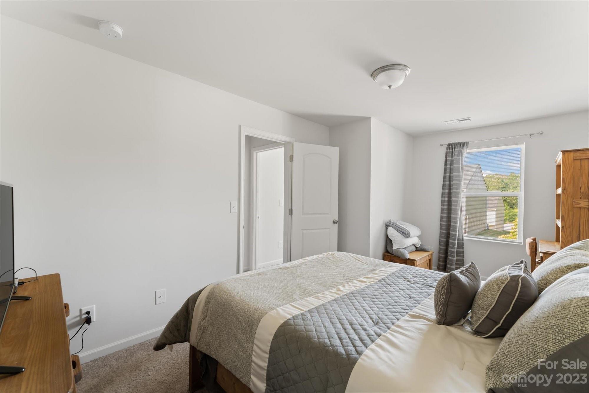 1442 Cypress Loop