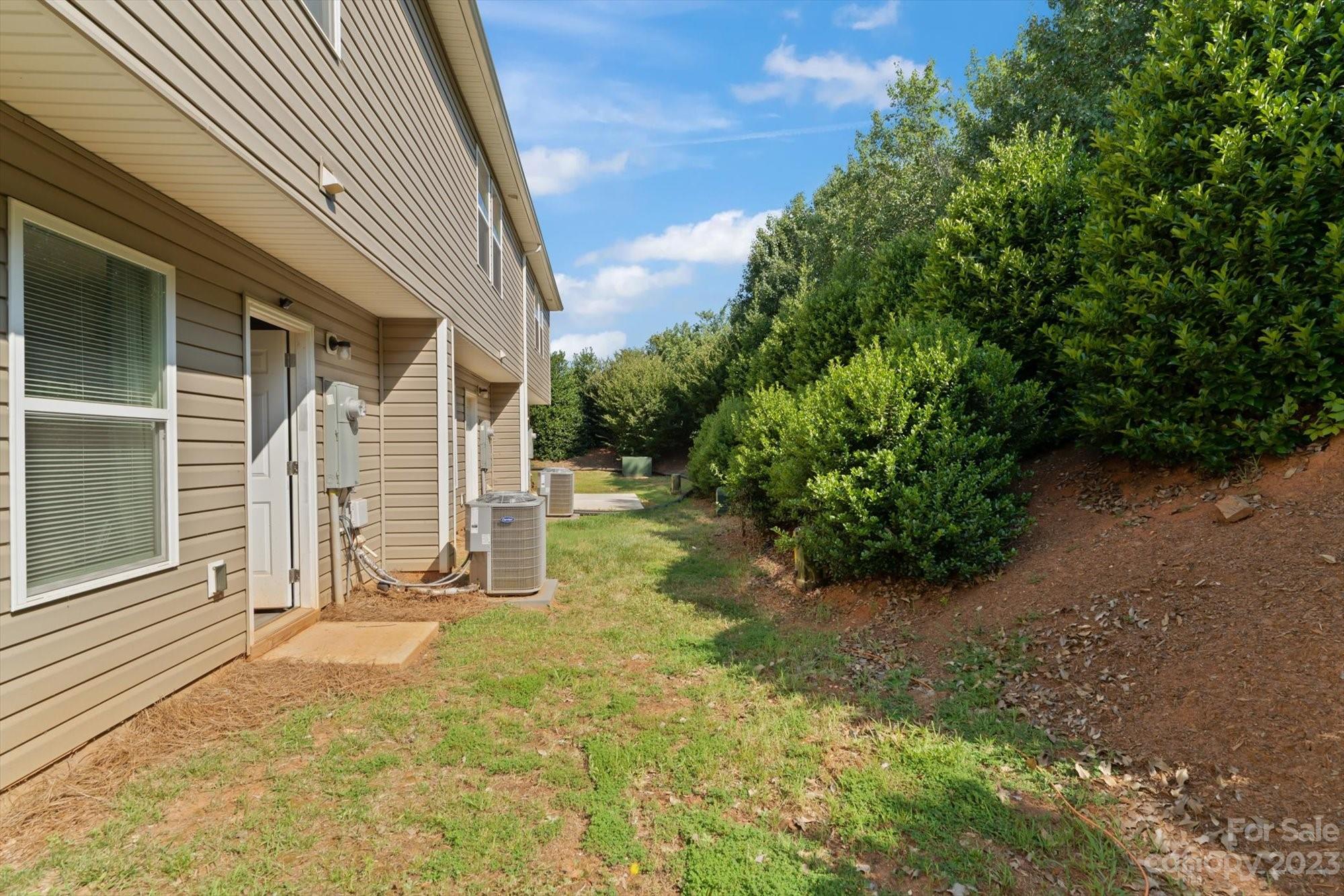 1442 Cypress Loop