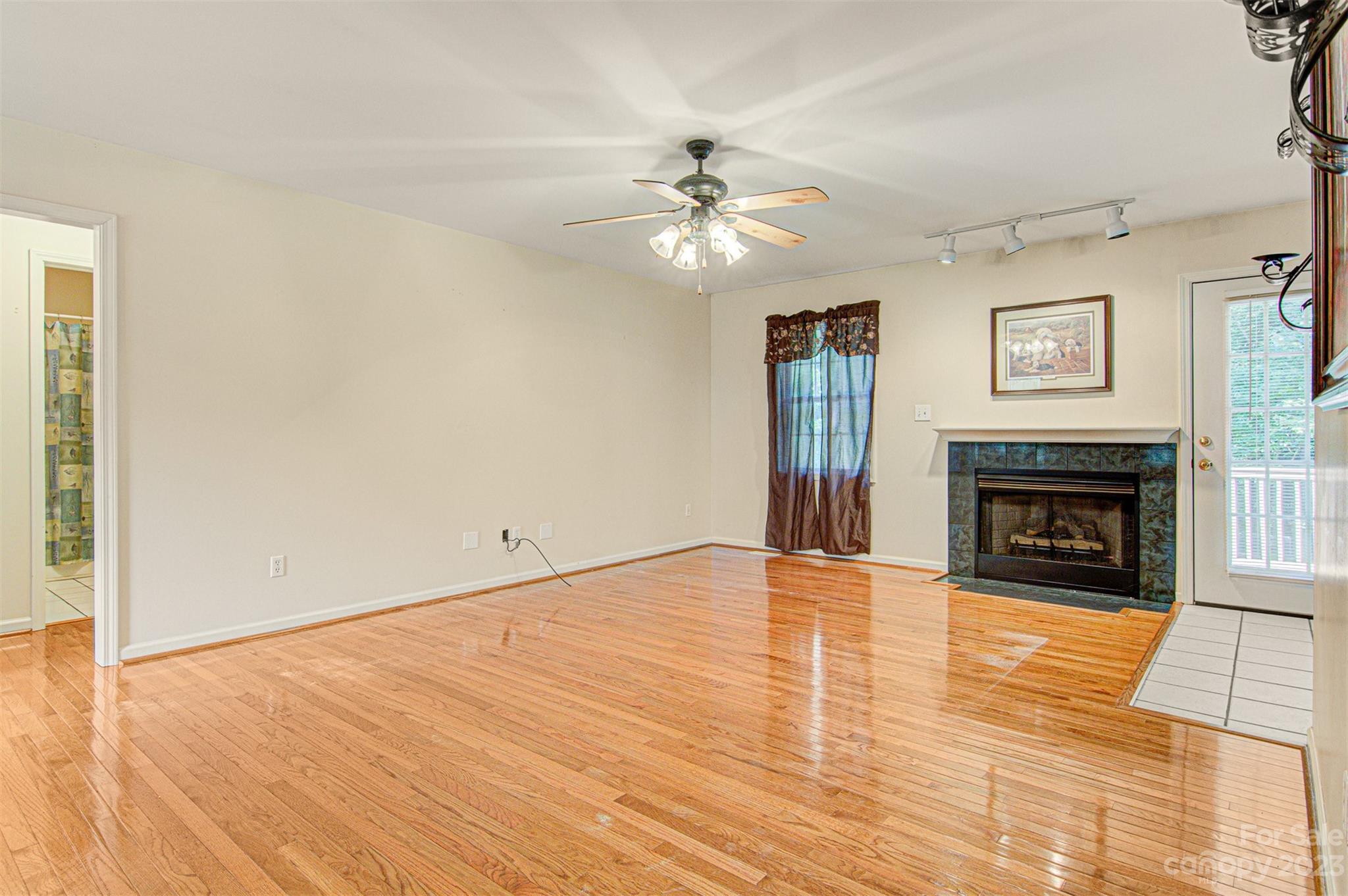 2471 23rd Street NE