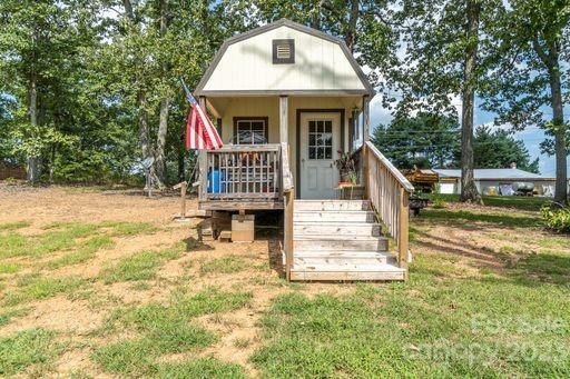 1739 Ivey Court