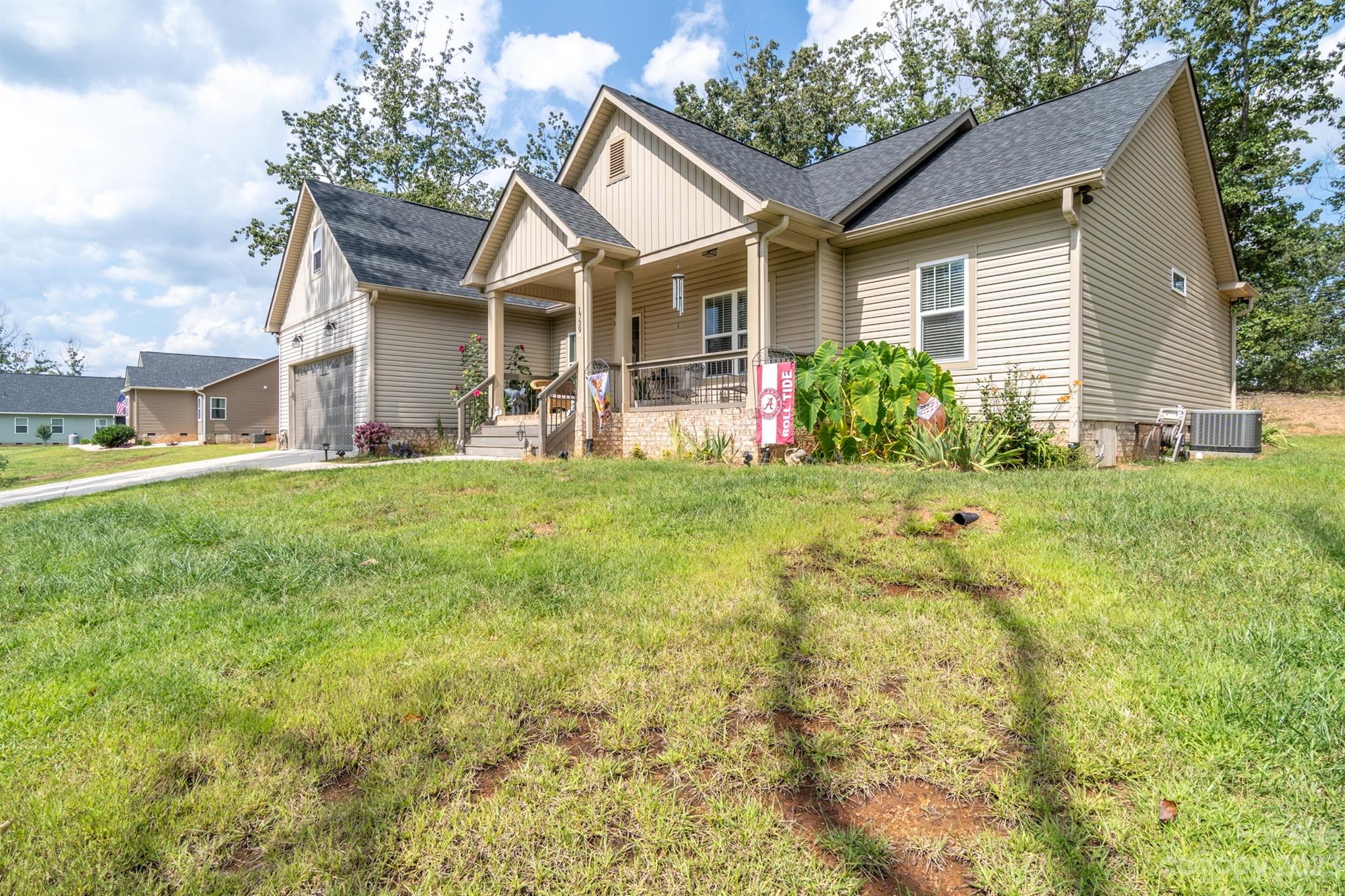 1739 Ivey Court
