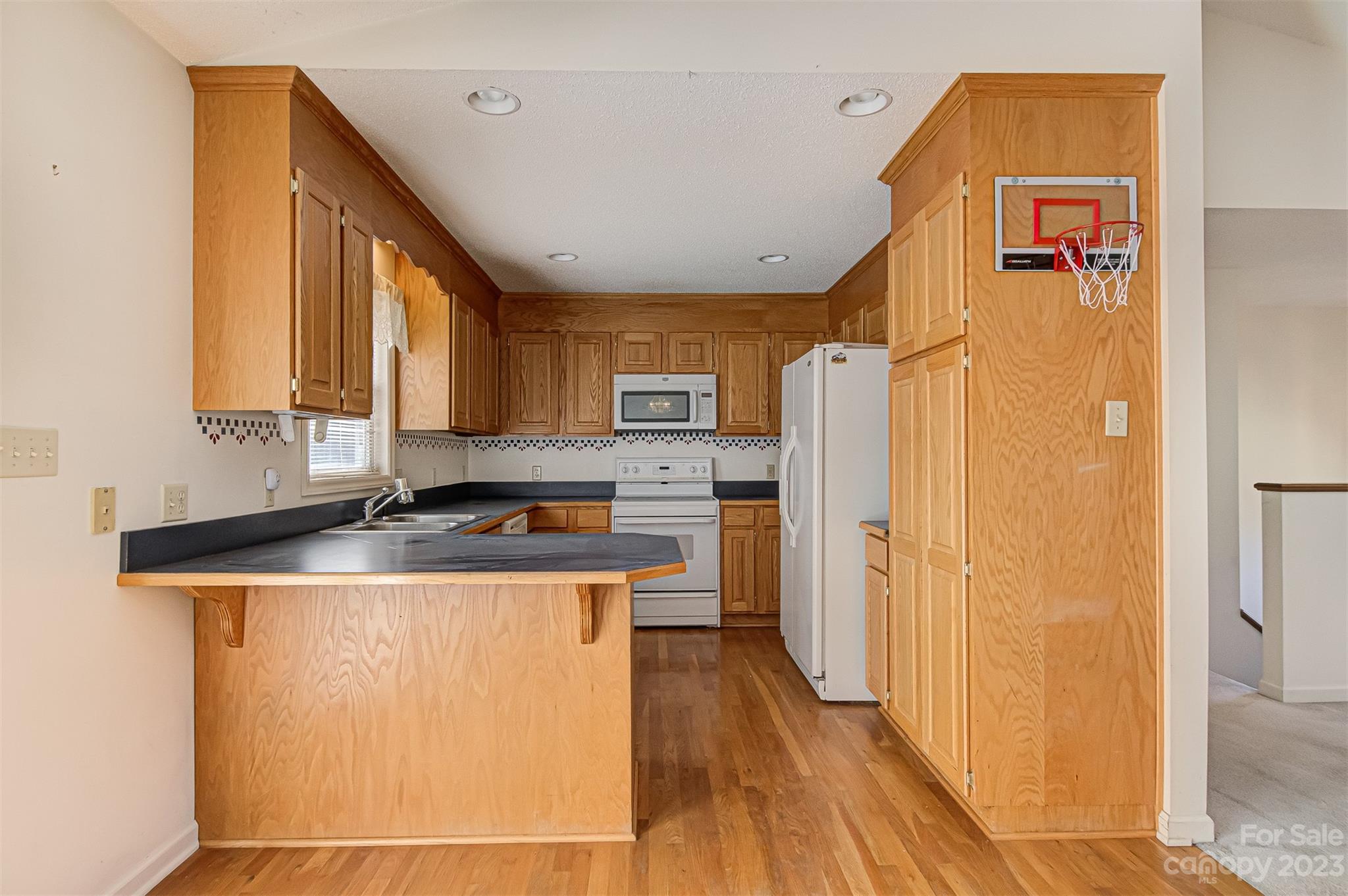 3921 Oakmont Lane