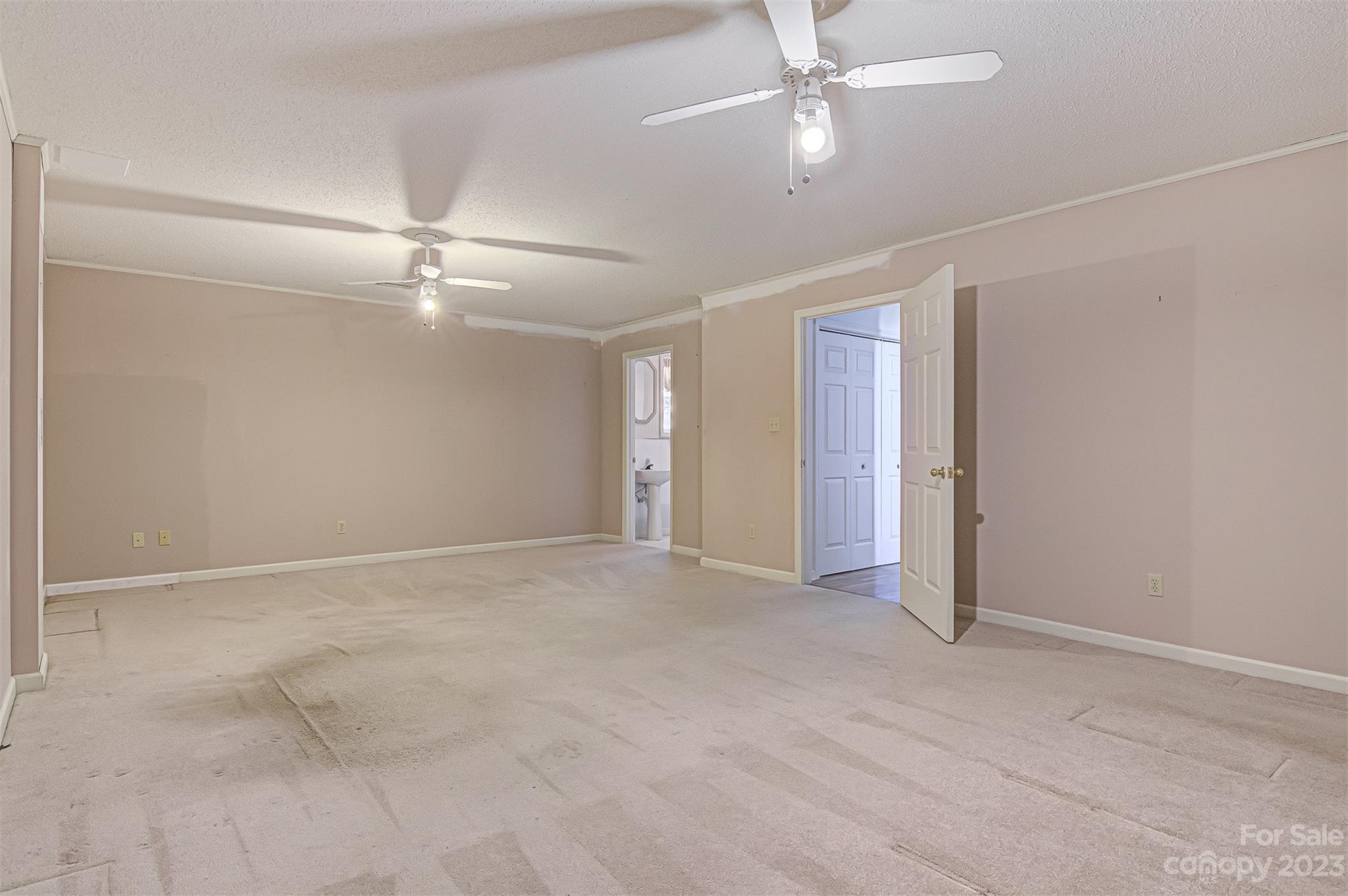 3921 Oakmont Lane