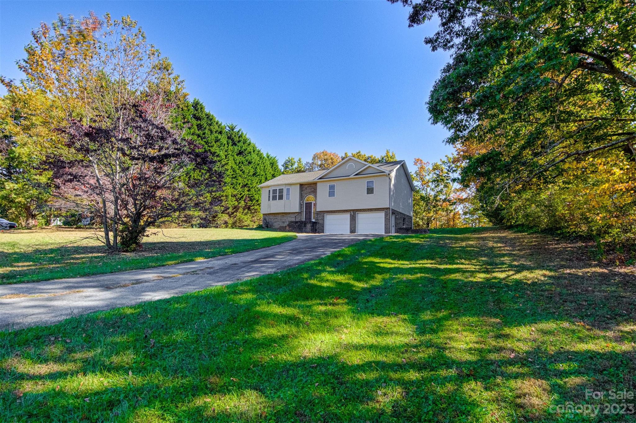 3921 Oakmont Lane