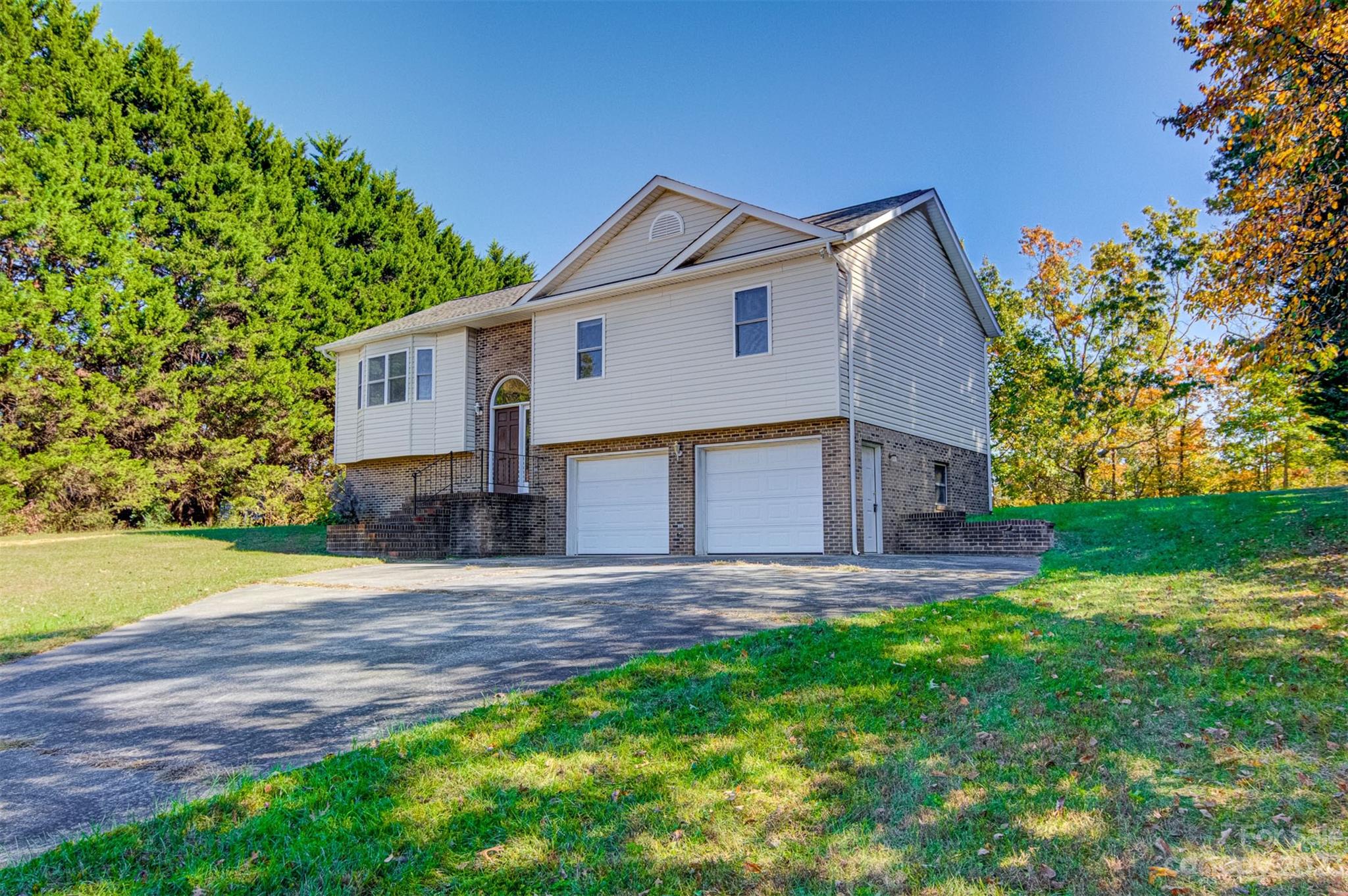 3921 Oakmont Lane