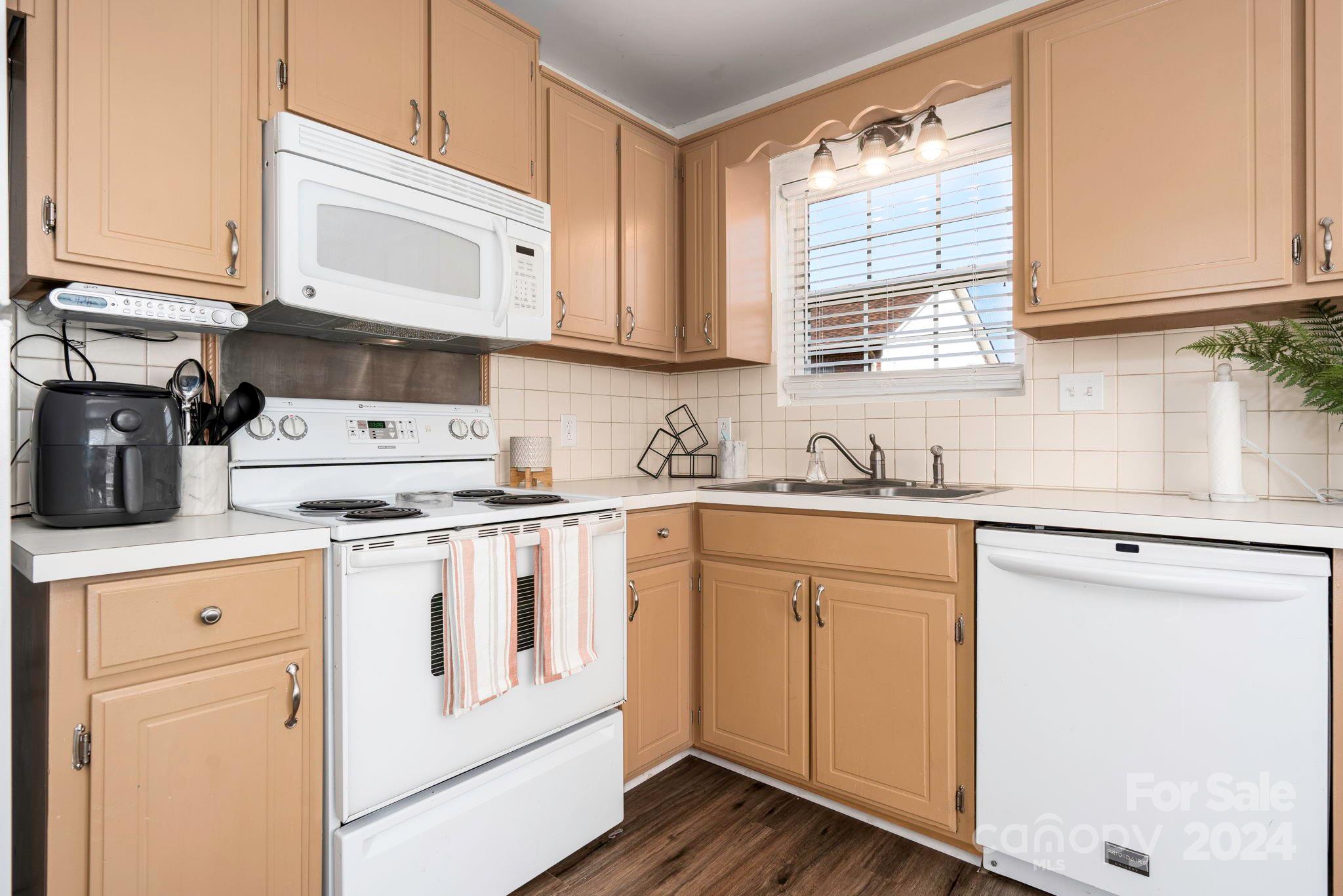 102 Brandywine Drive NE Unit: V-6