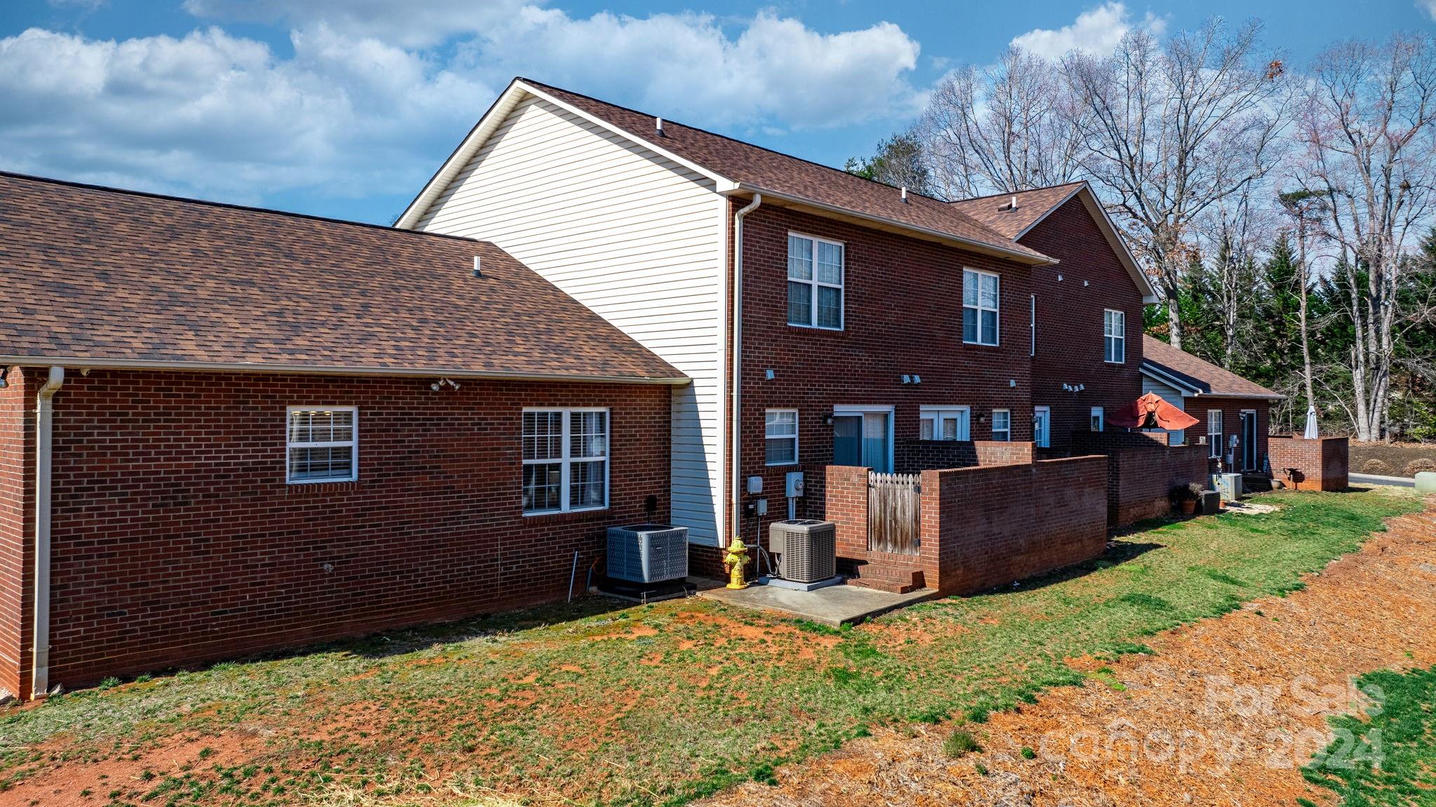 102 Brandywine Drive NE Unit: V-6