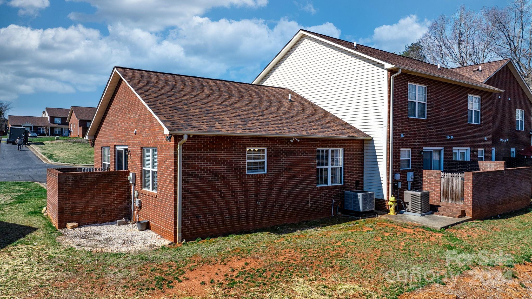 102 Brandywine Drive NE Unit: V-6