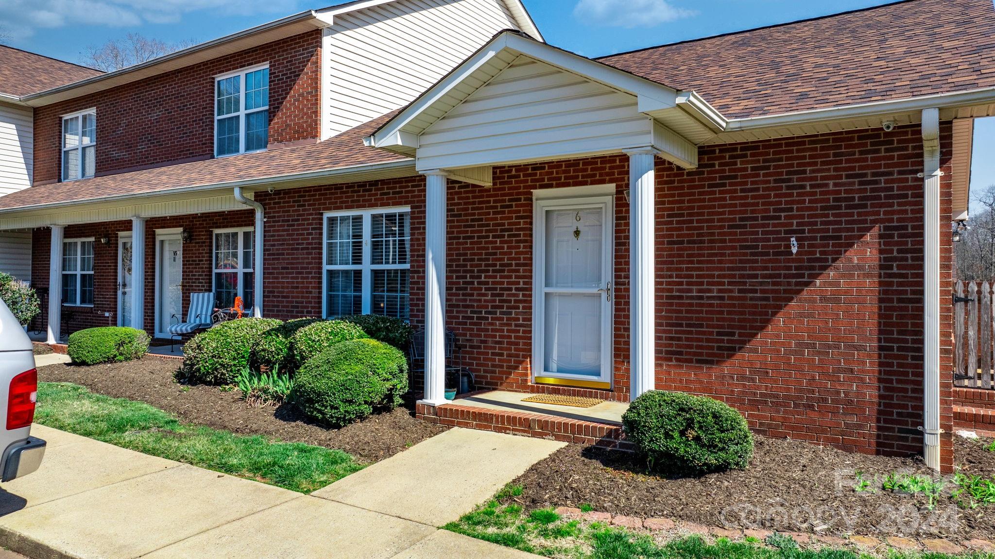 102 Brandywine Drive NE Unit: V-6