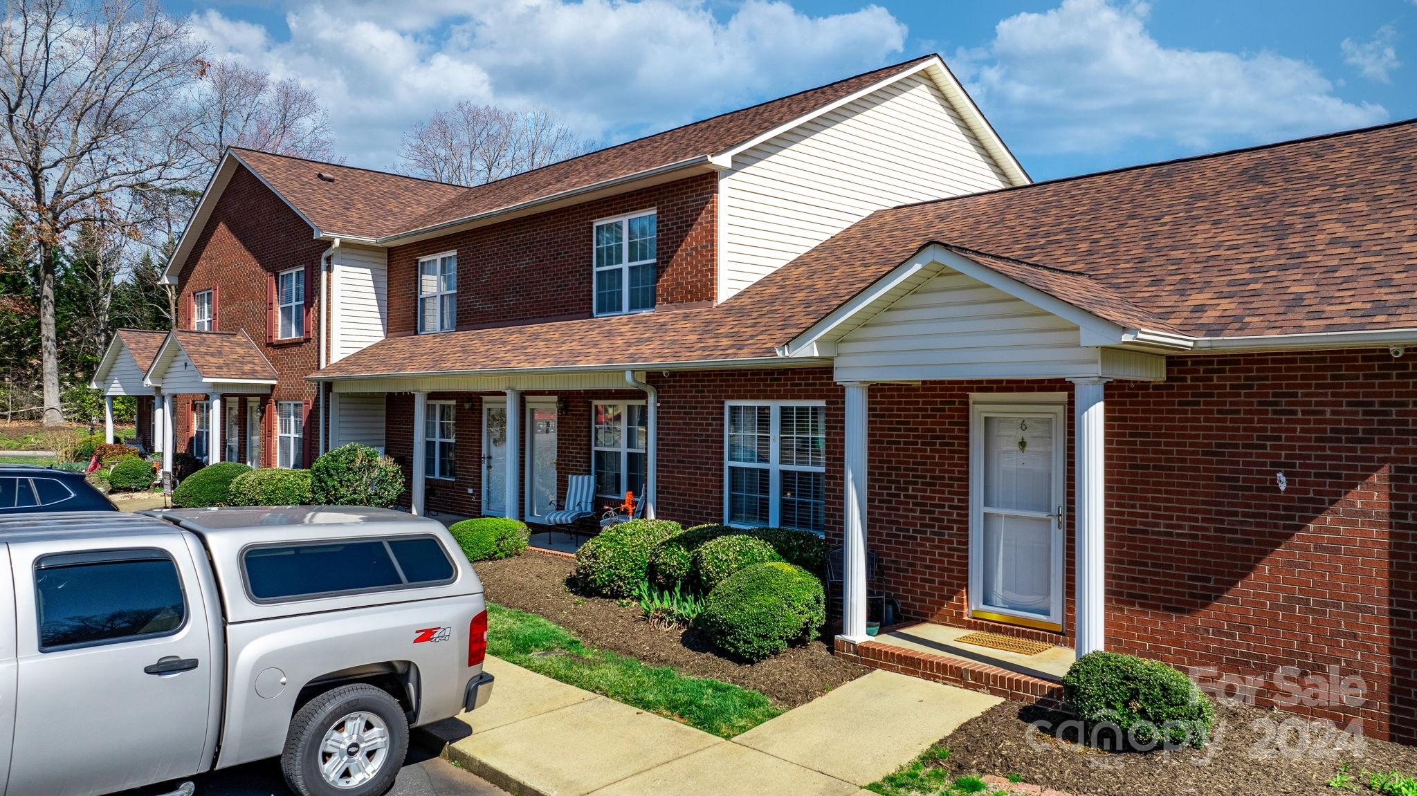 102 Brandywine Drive NE Unit: V-6