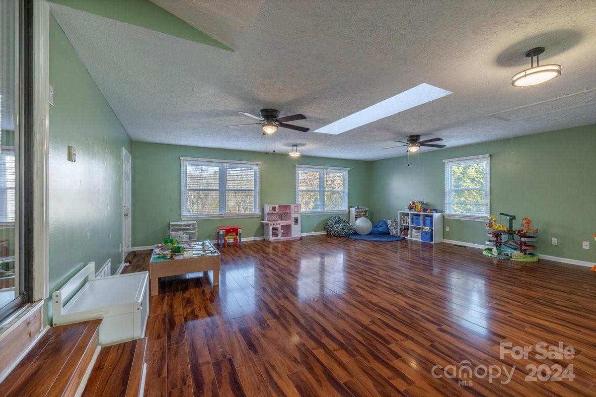 212 Woodlawn Drive