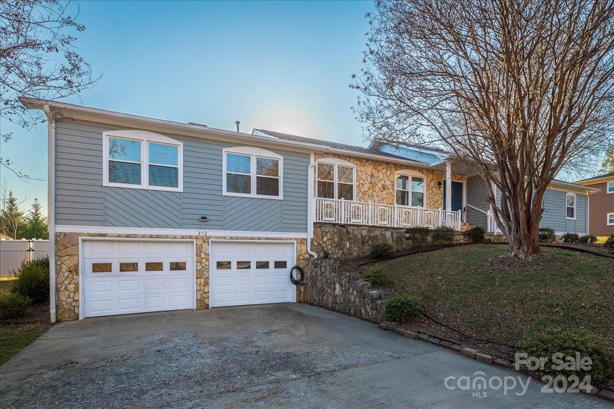 212 Woodlawn Drive