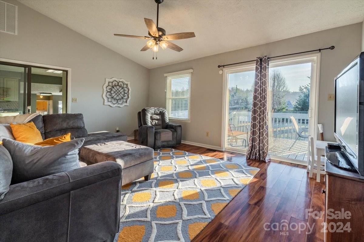 212 Woodlawn Drive