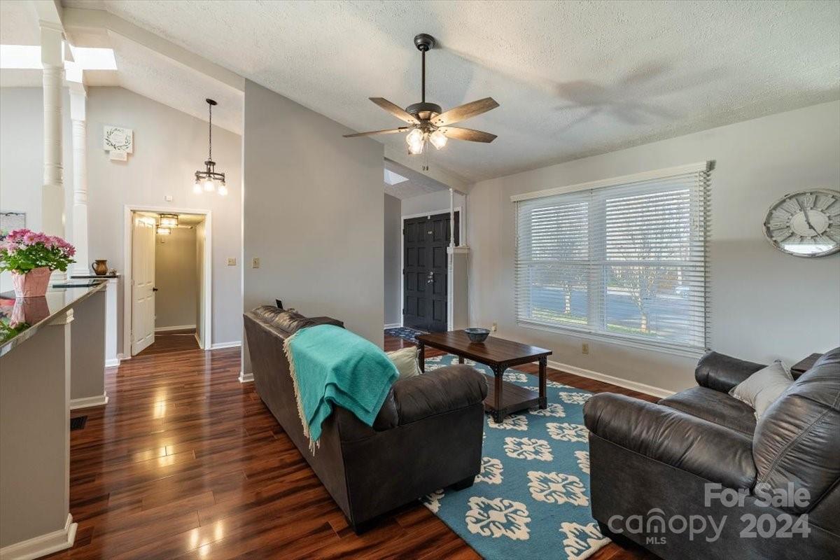 212 Woodlawn Drive