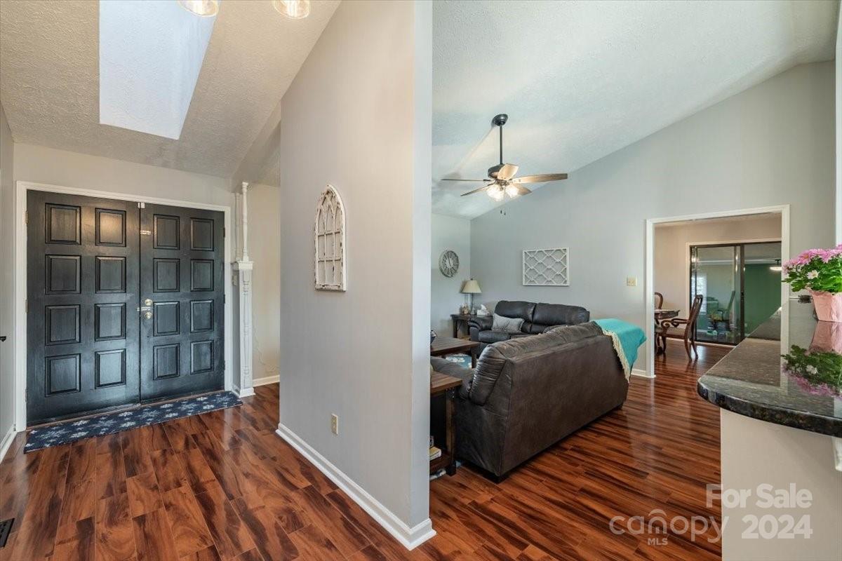 212 Woodlawn Drive