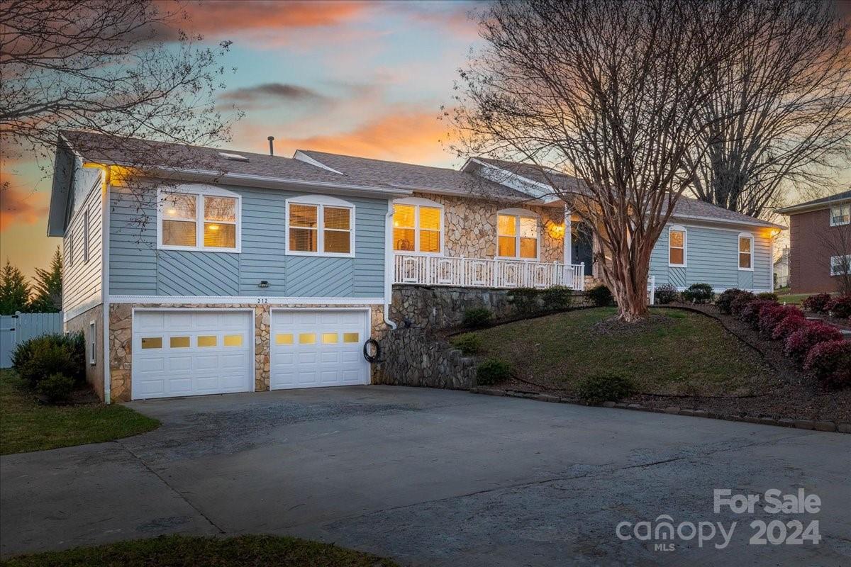 212 Woodlawn Drive