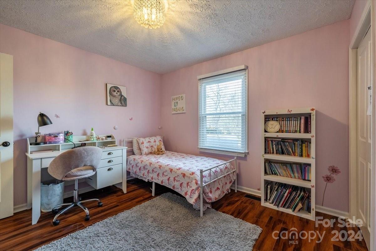 212 Woodlawn Drive