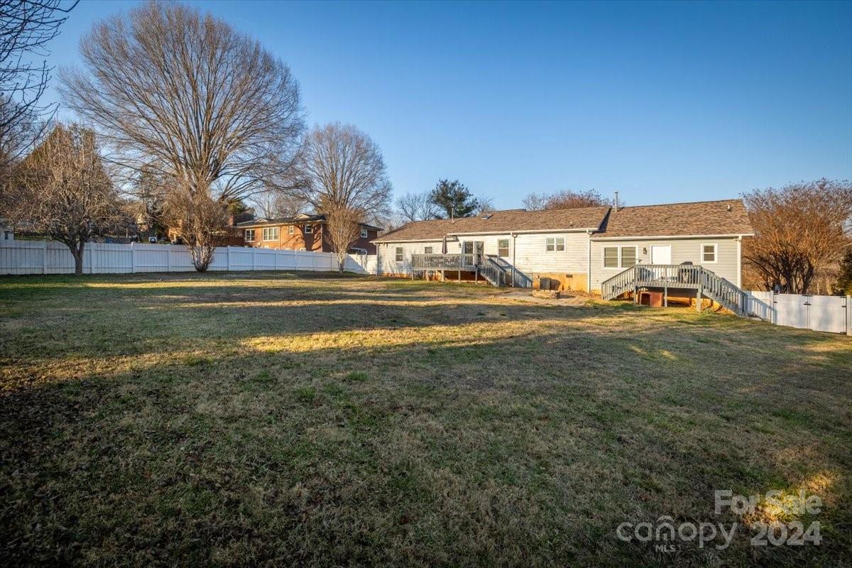 212 Woodlawn Drive