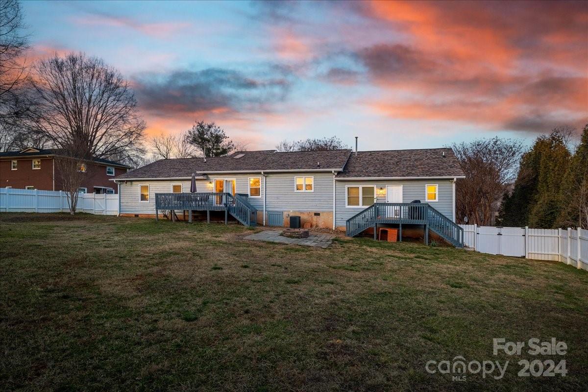 212 Woodlawn Drive