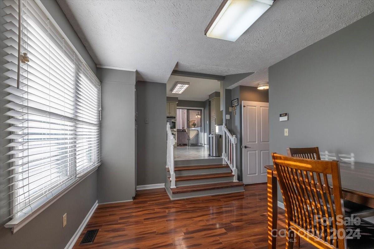 212 Woodlawn Drive