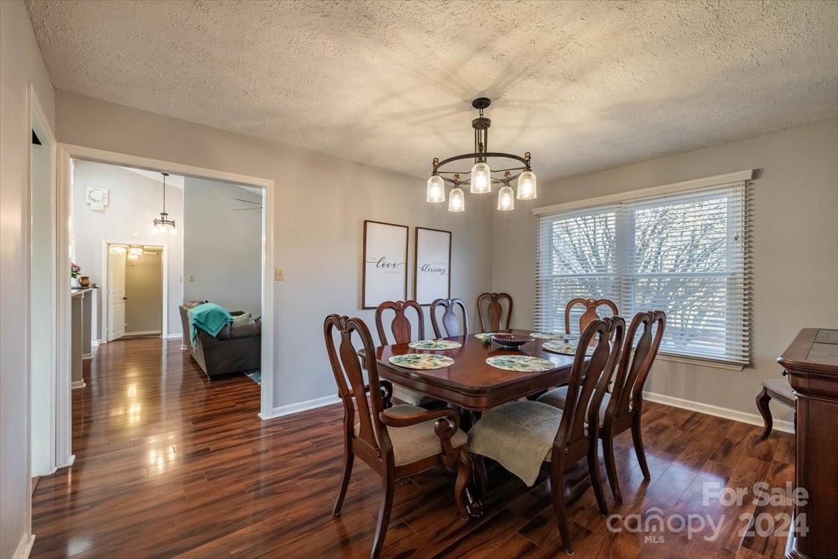 212 Woodlawn Drive