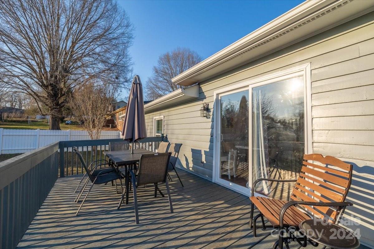 212 Woodlawn Drive
