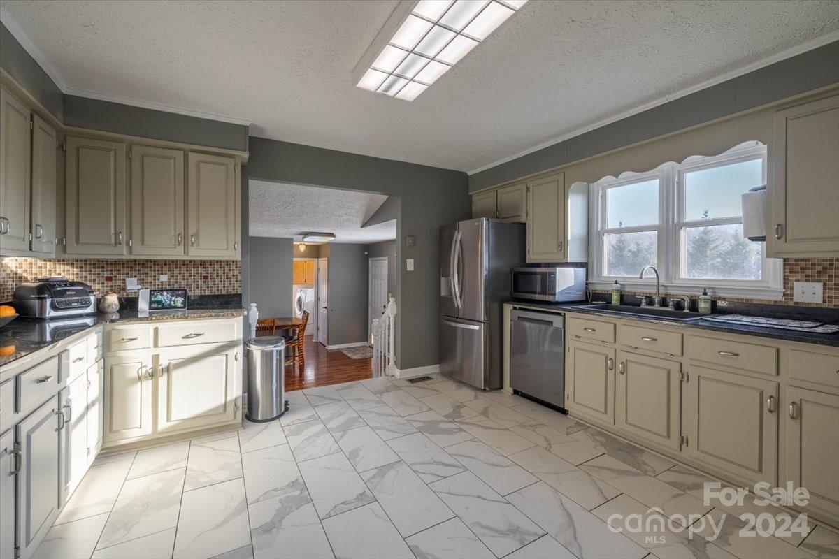 212 Woodlawn Drive