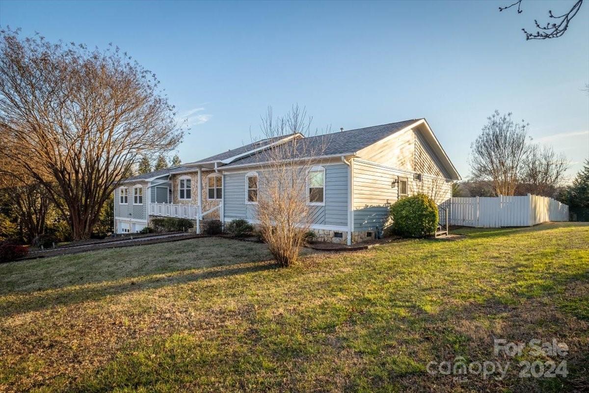 212 Woodlawn Drive