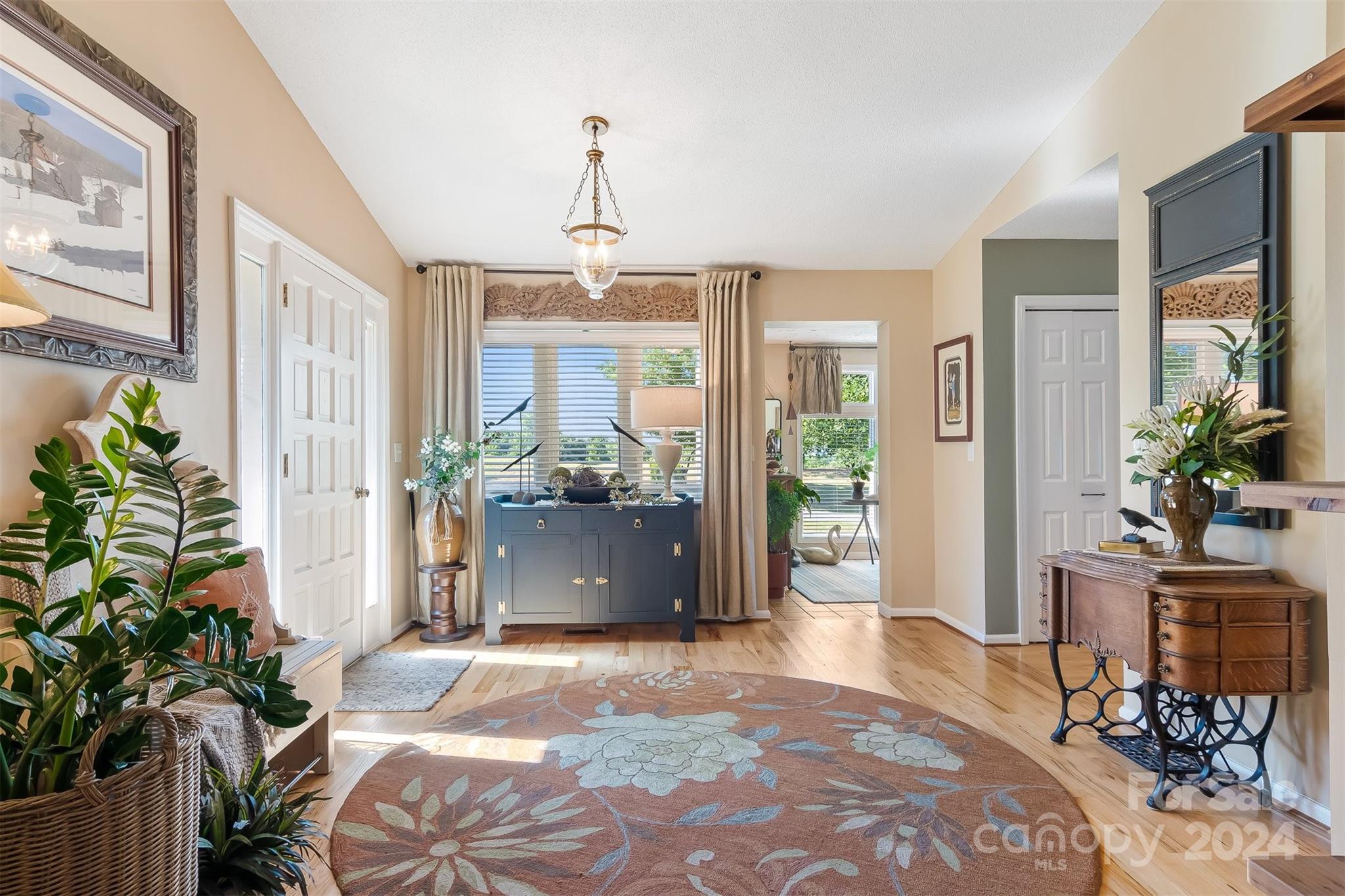 26 Meandering Way