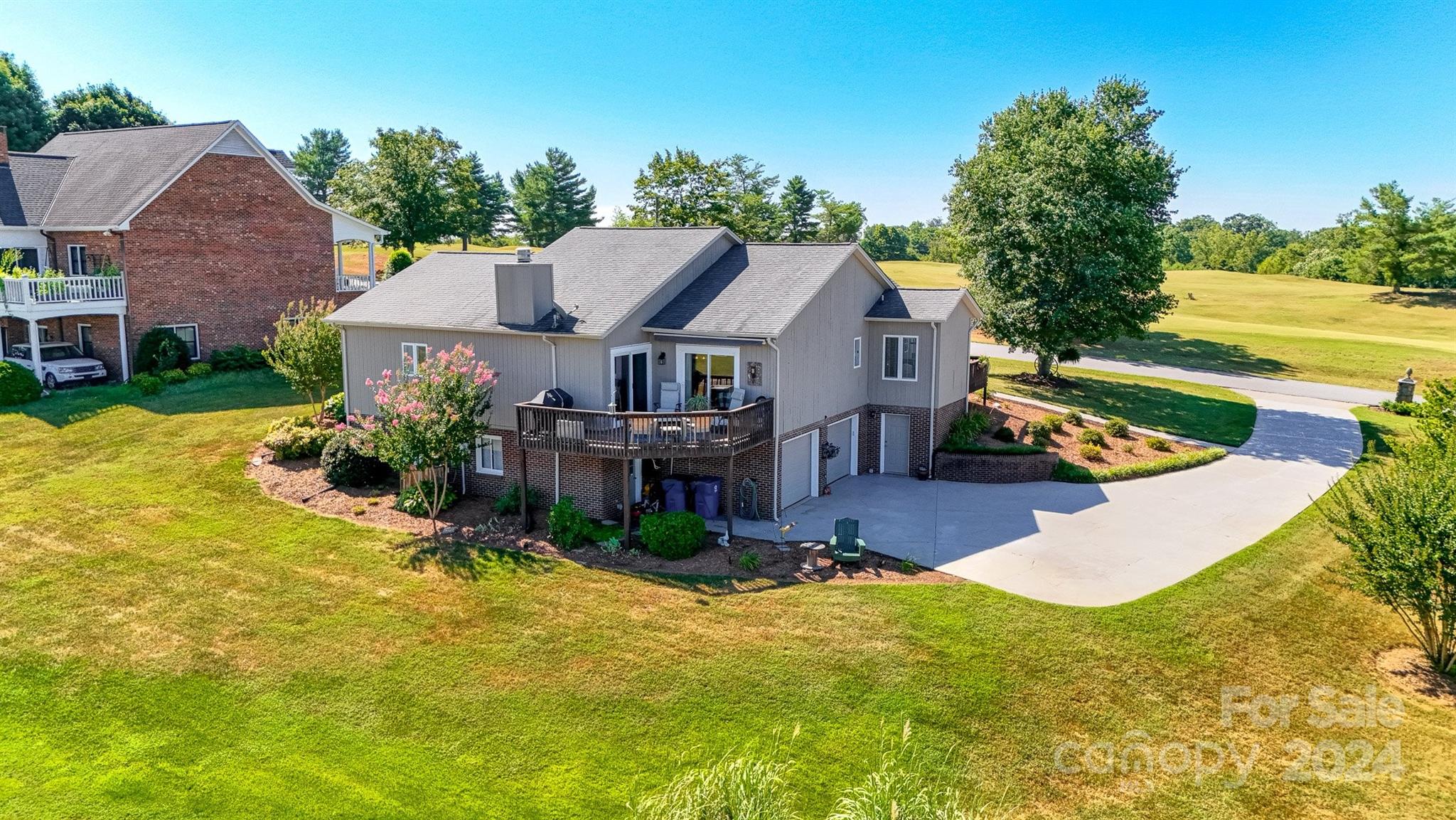 26 Meandering Way