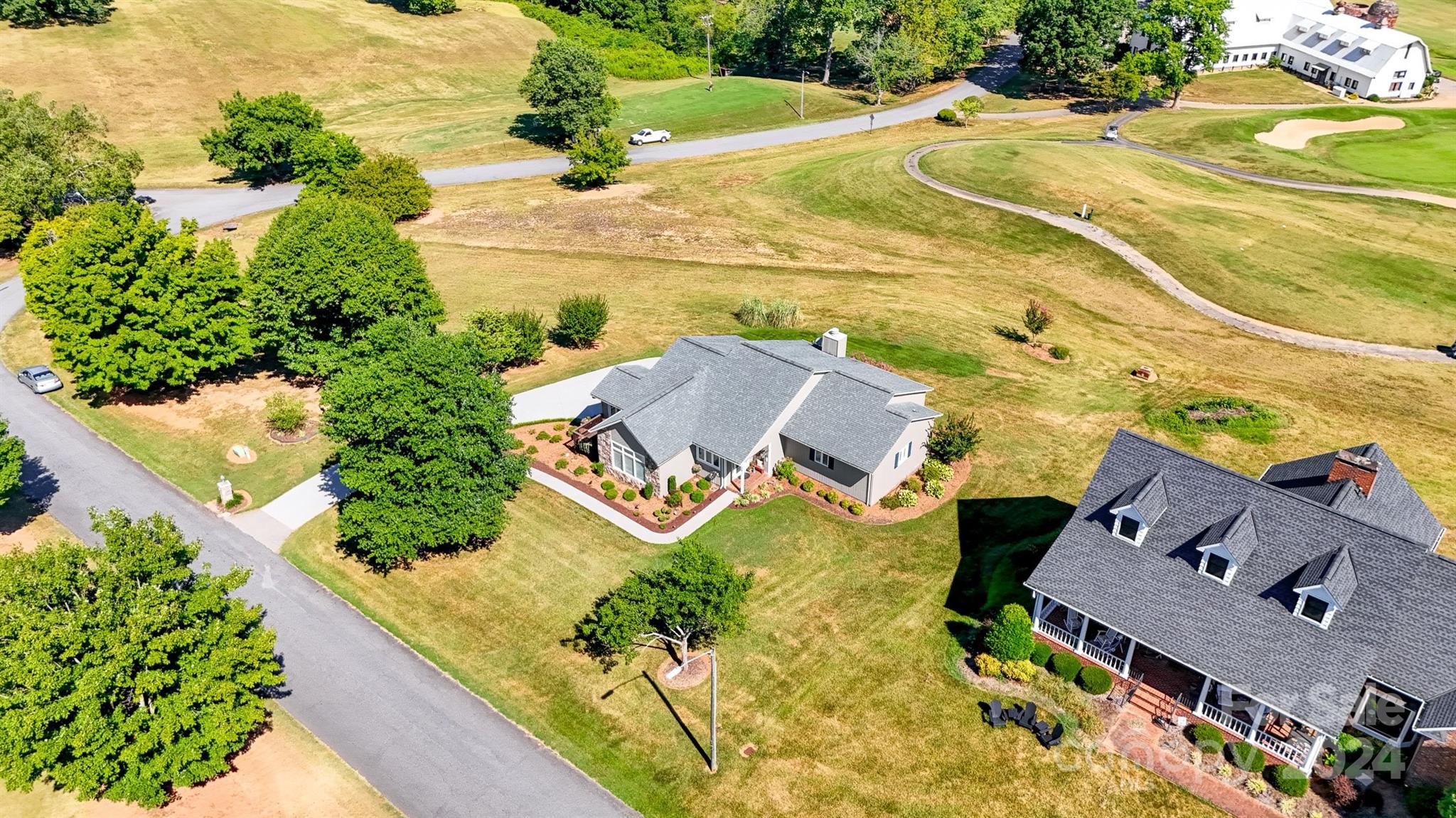 26 Meandering Way