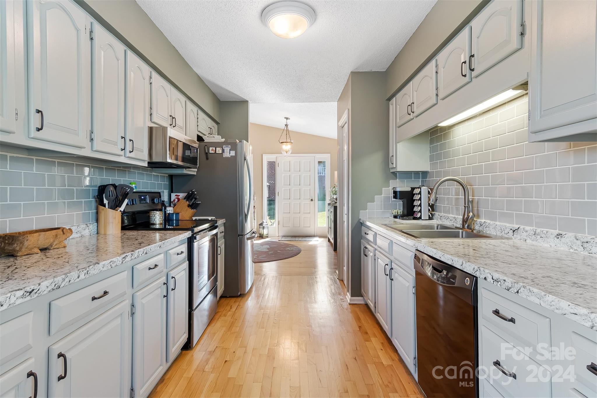 26 Meandering Way