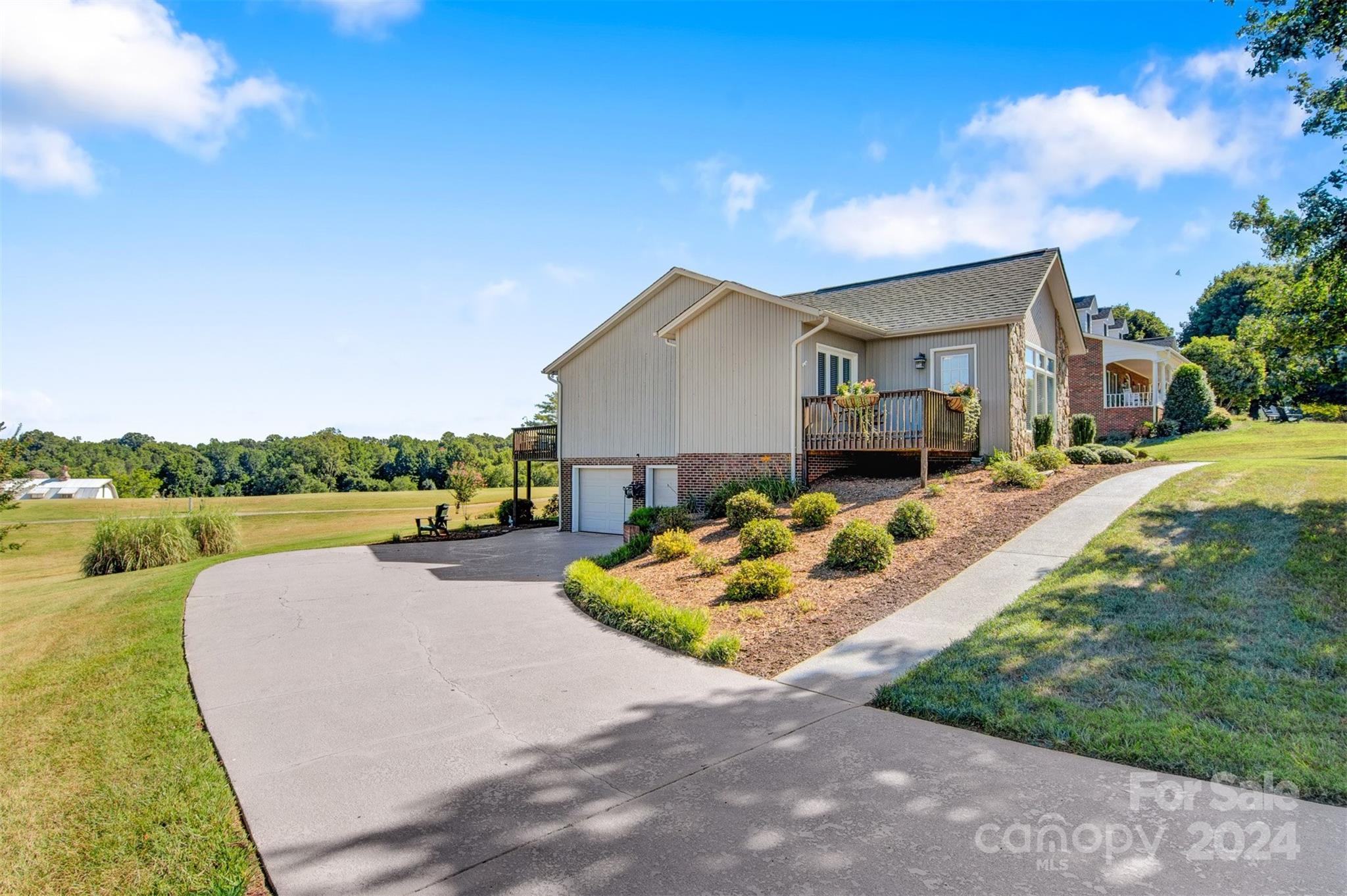 26 Meandering Way