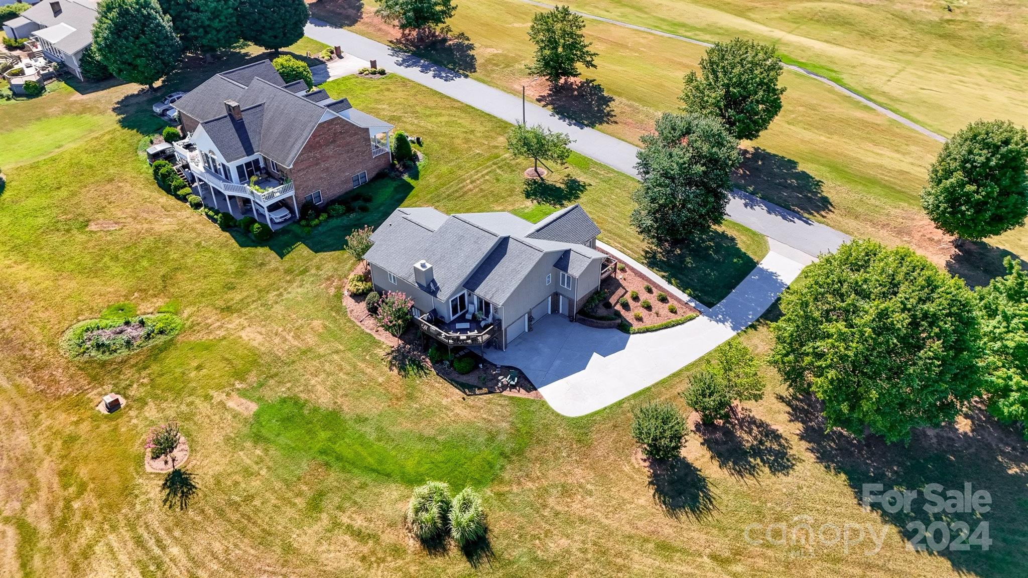 26 Meandering Way