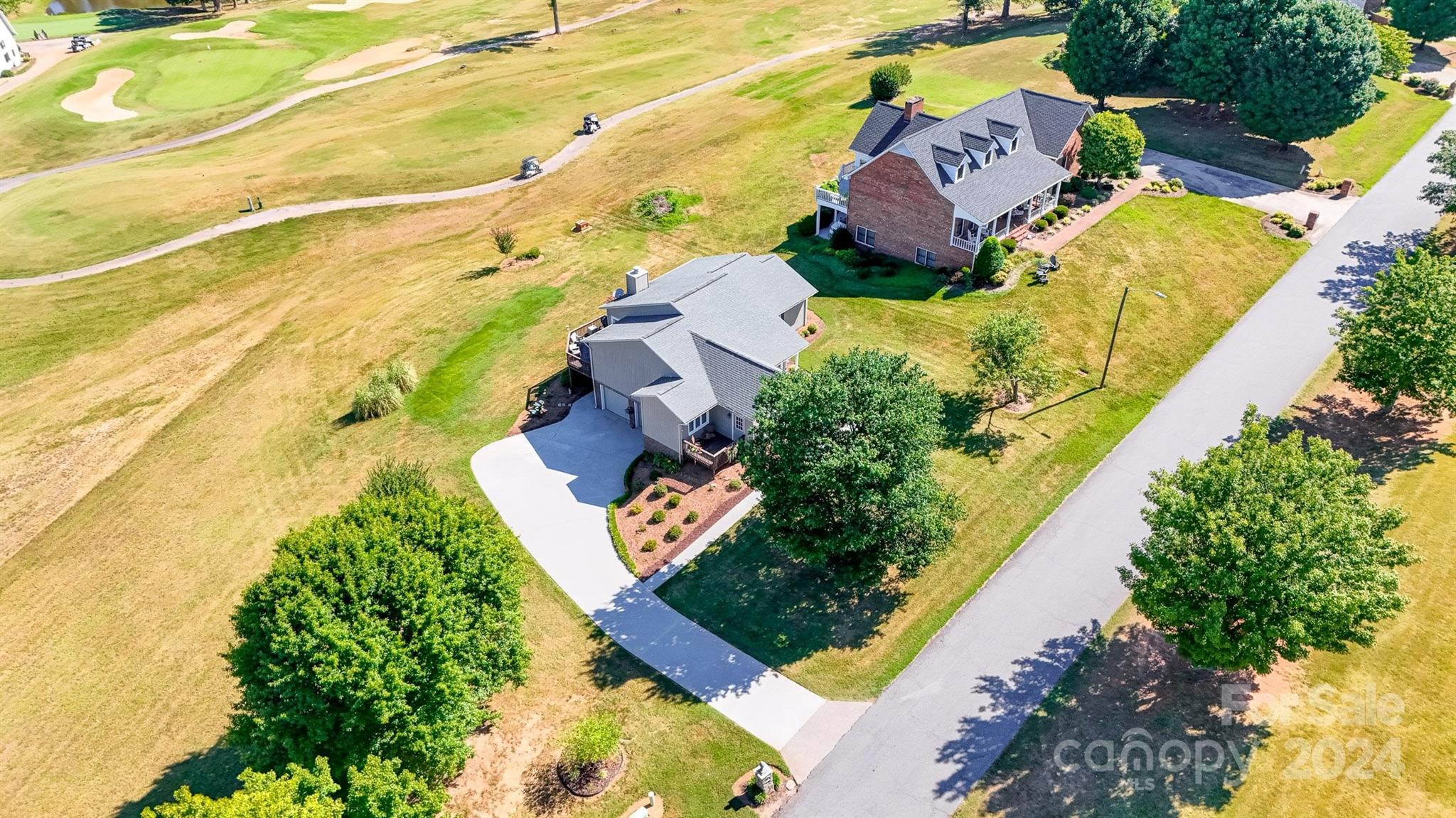 26 Meandering Way