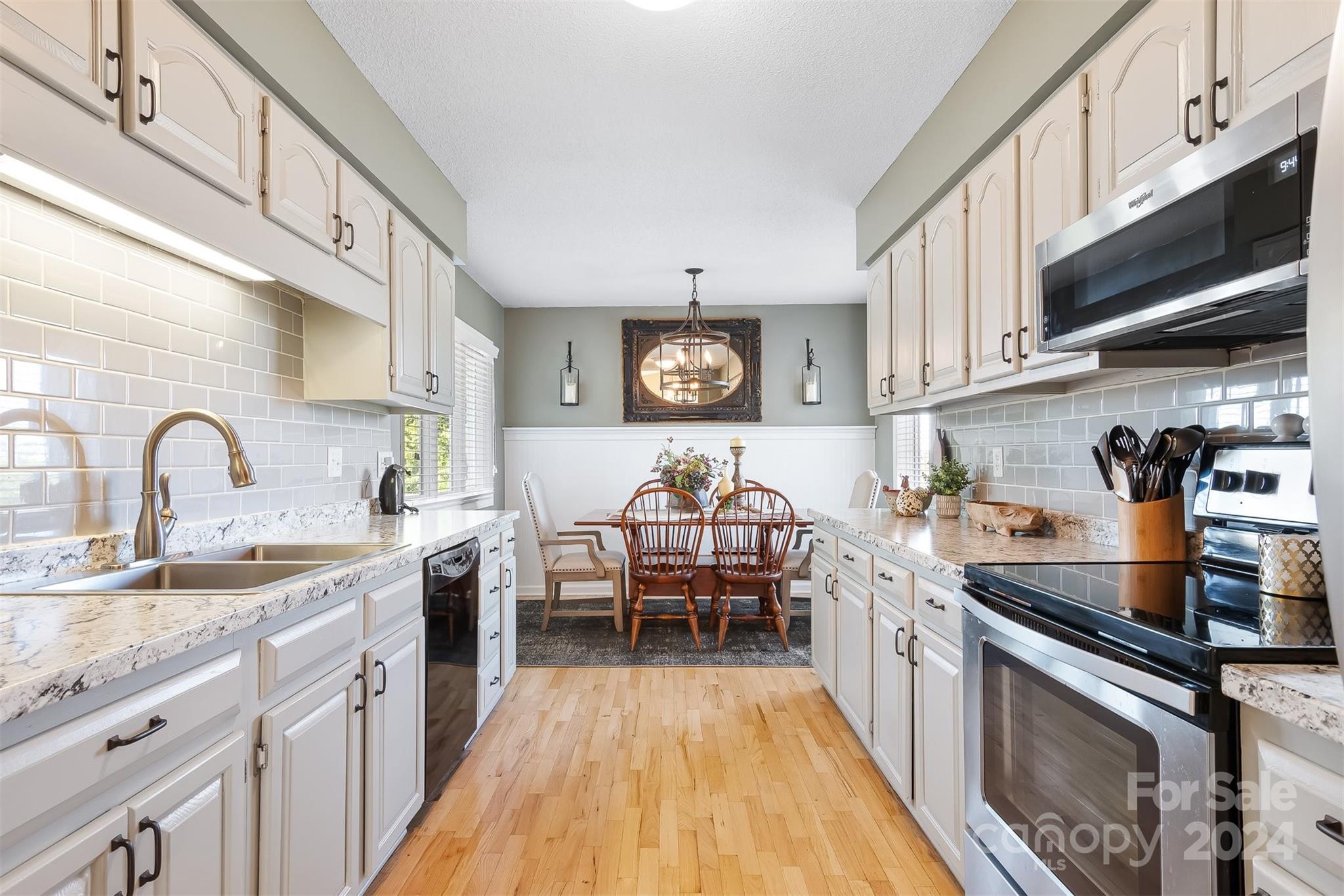 26 Meandering Way