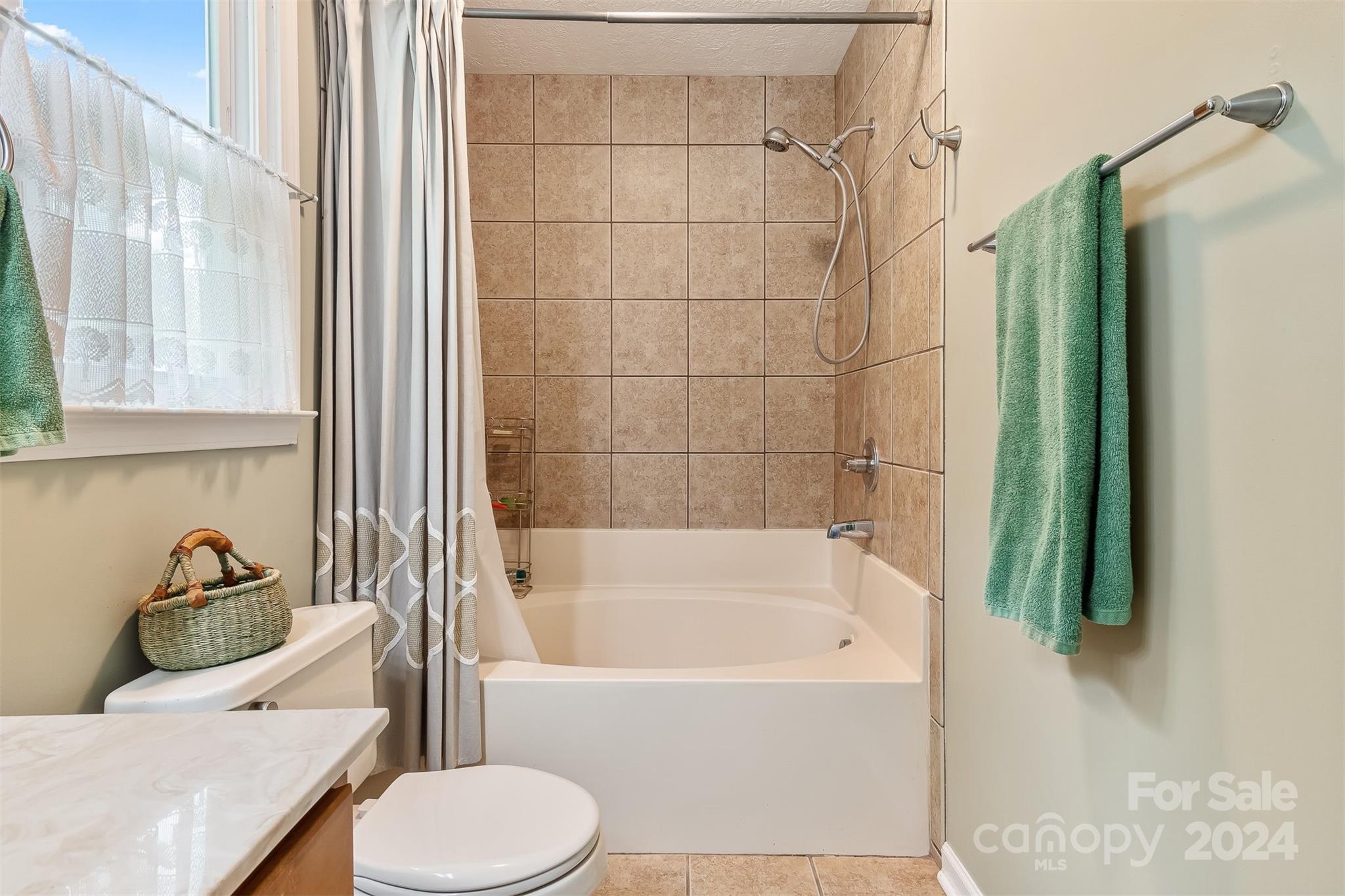 5352 Winding Oak Drive