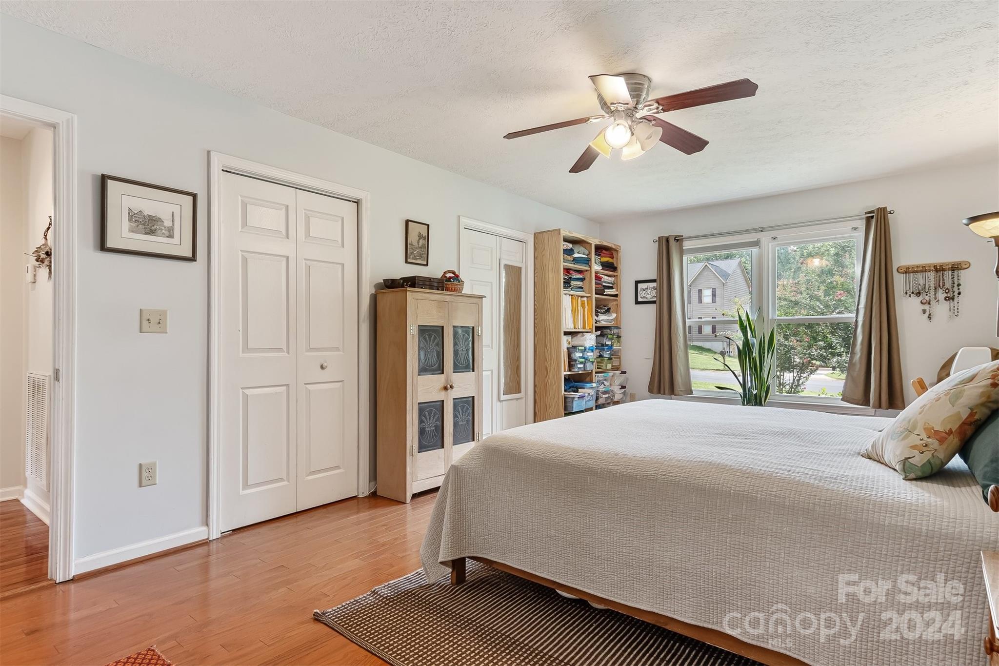 5352 Winding Oak Drive