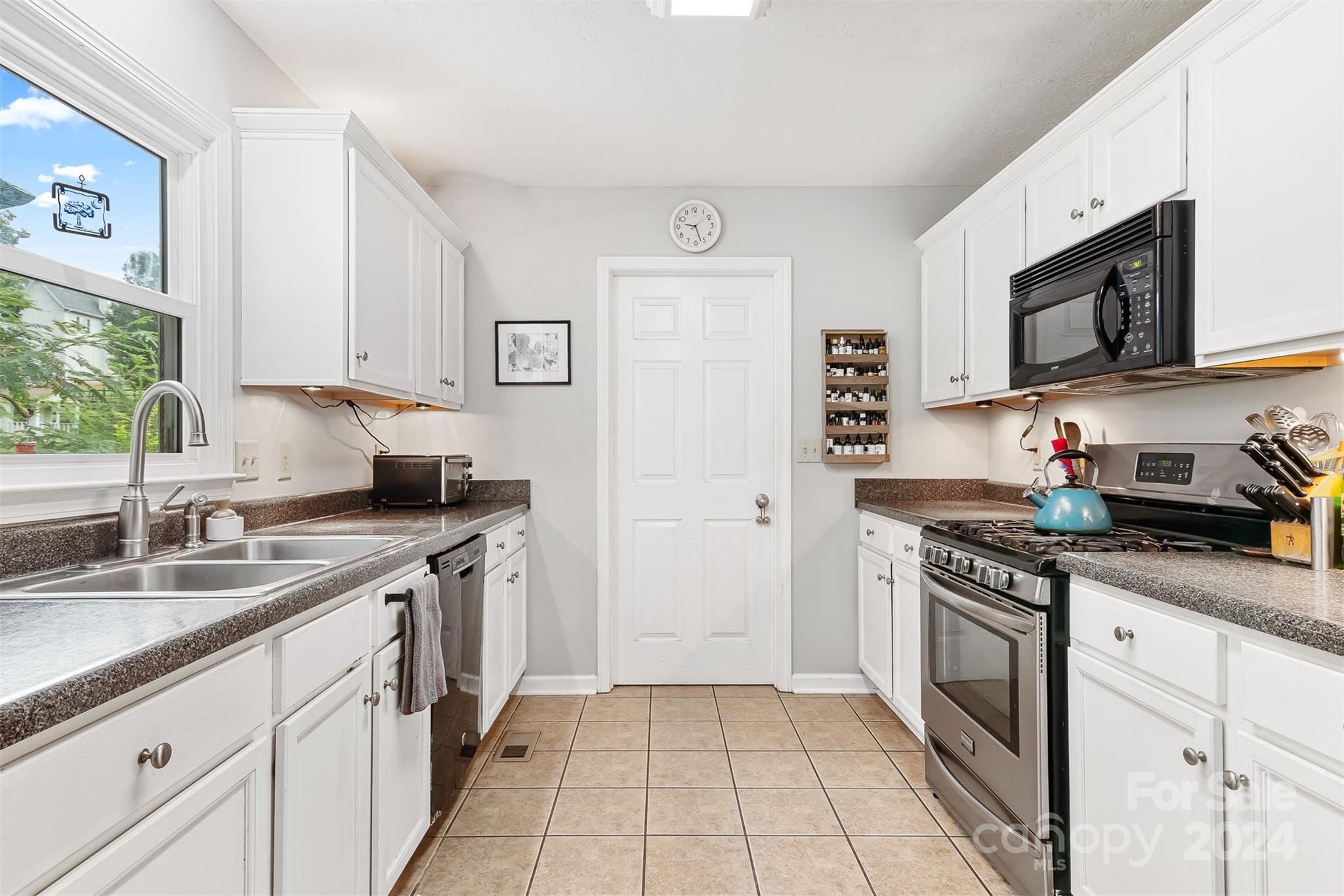 5352 Winding Oak Drive