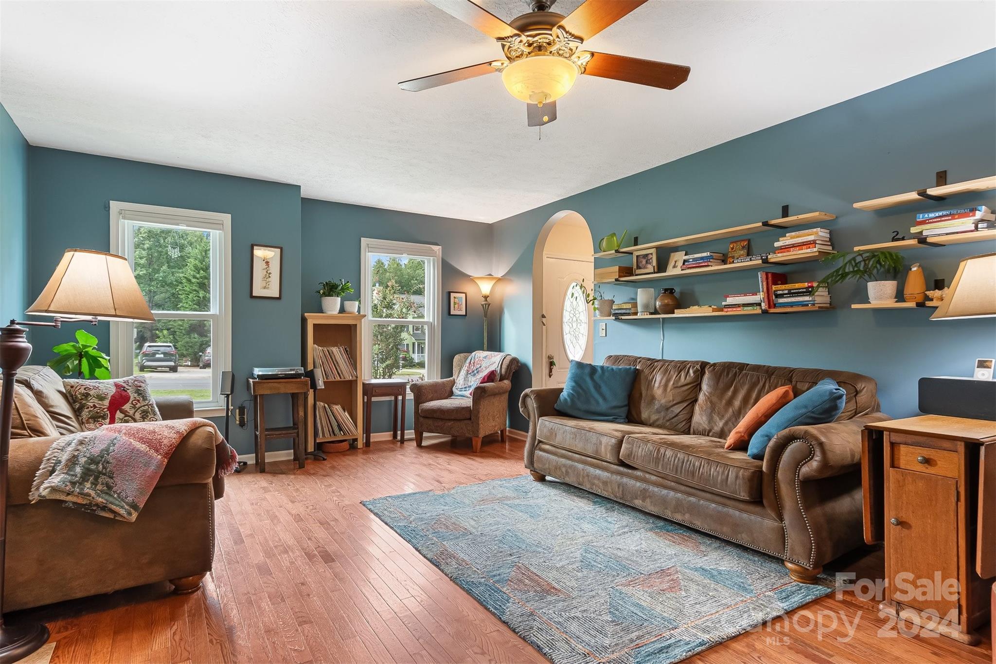 5352 Winding Oak Drive