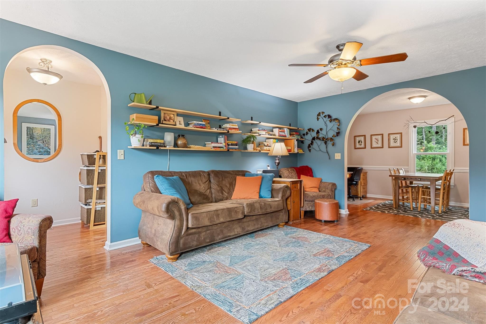 5352 Winding Oak Drive